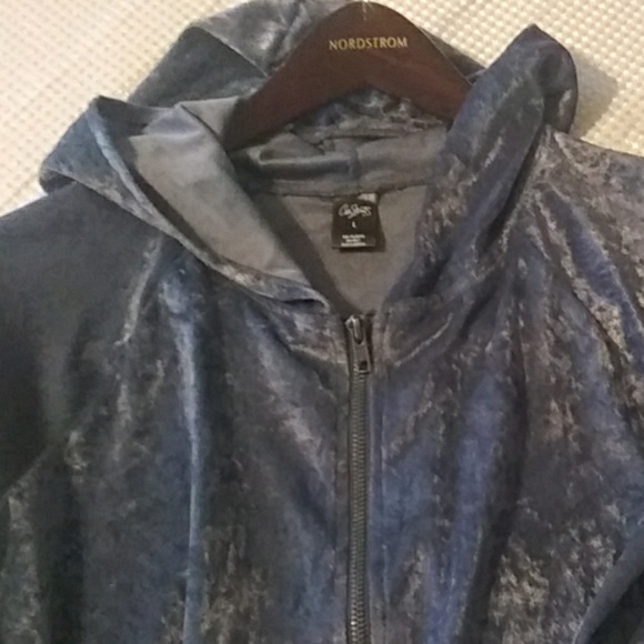 Sweater - Picture 2 of 2